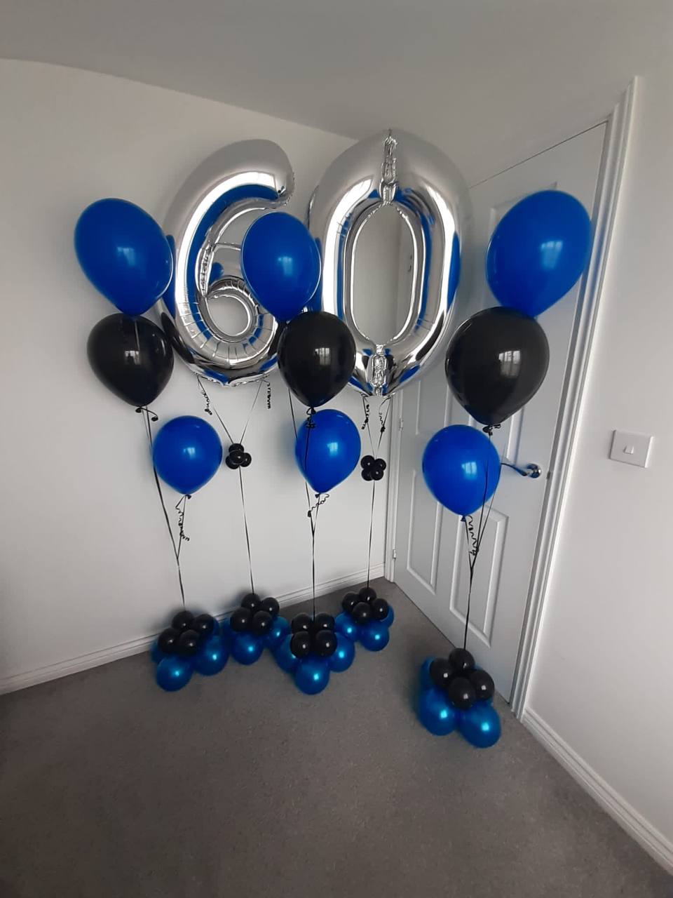 Balloon installation by Balloons by Bee, Andover — photo 77