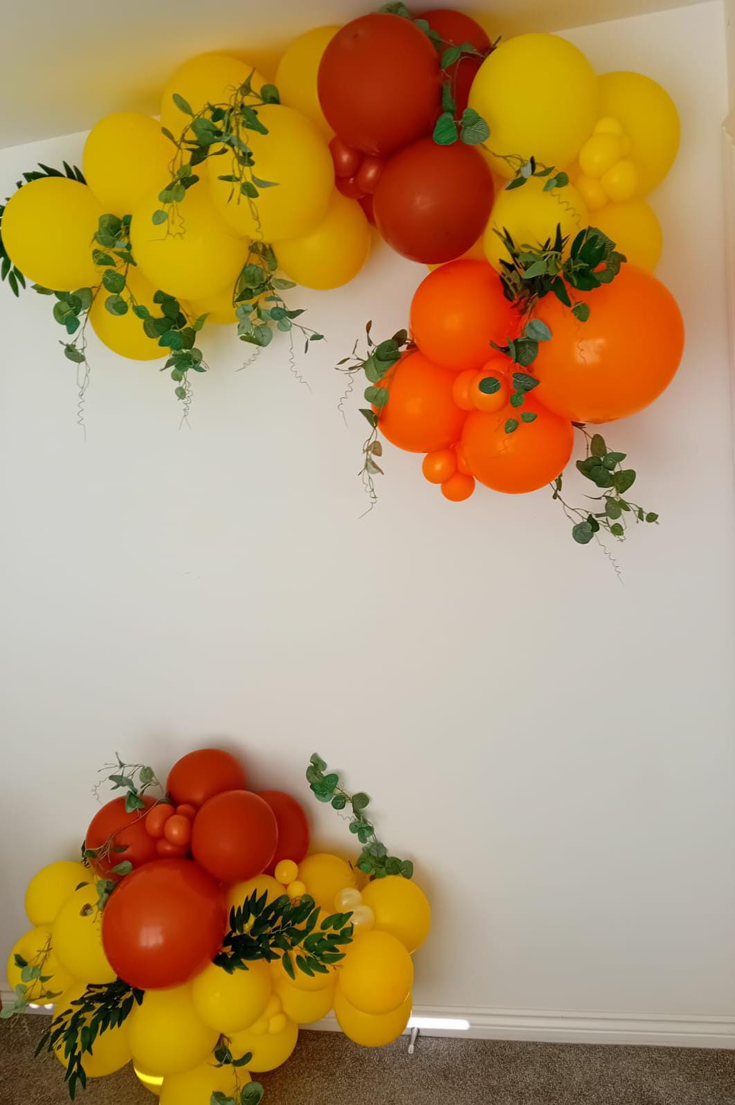 Balloon installation by Balloons by Bee, Andover — photo 62