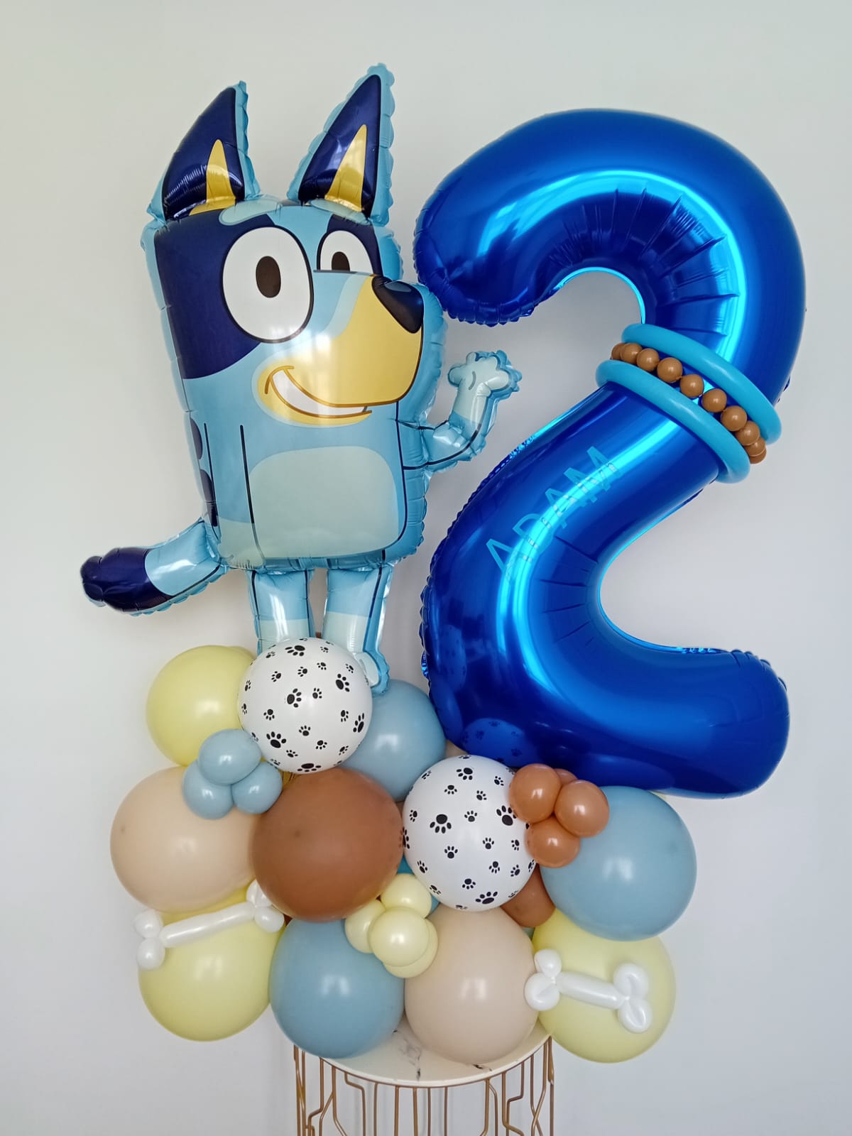 Balloon installation by Balloons by Bee, Andover — photo 64