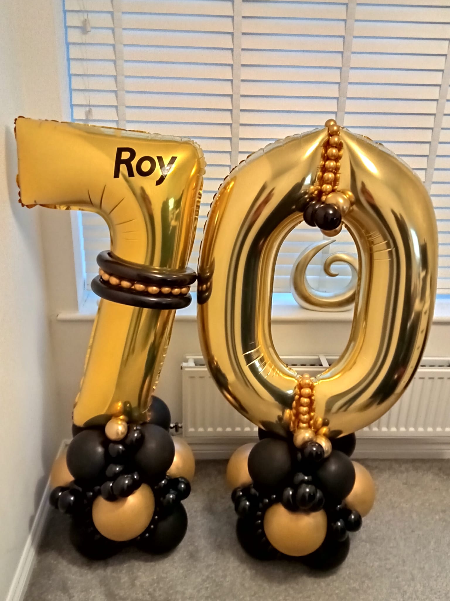 Balloon installation by Balloons by Bee, Andover — photo 66