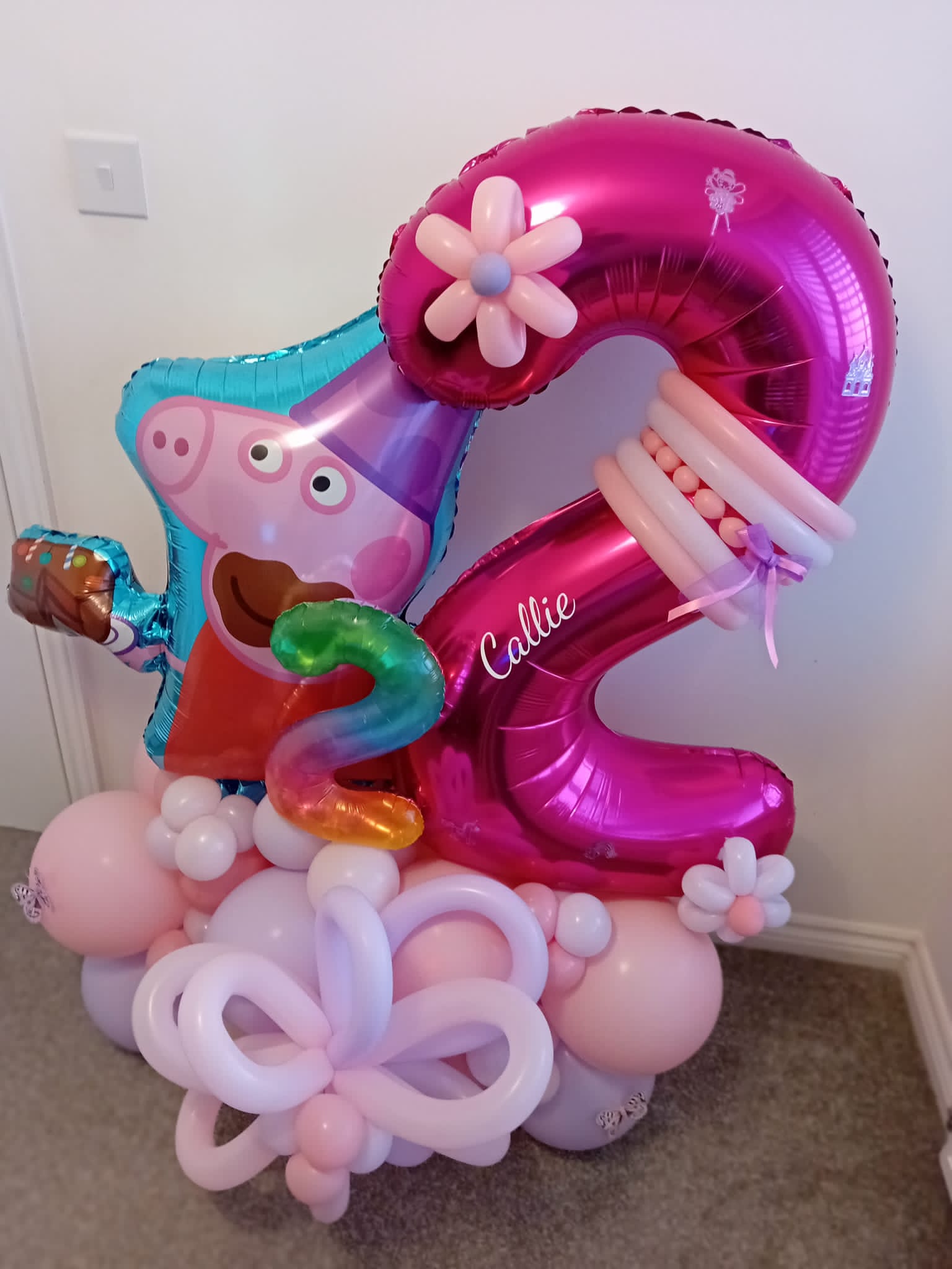 Balloon installation by Balloons by Bee, Andover — photo 57