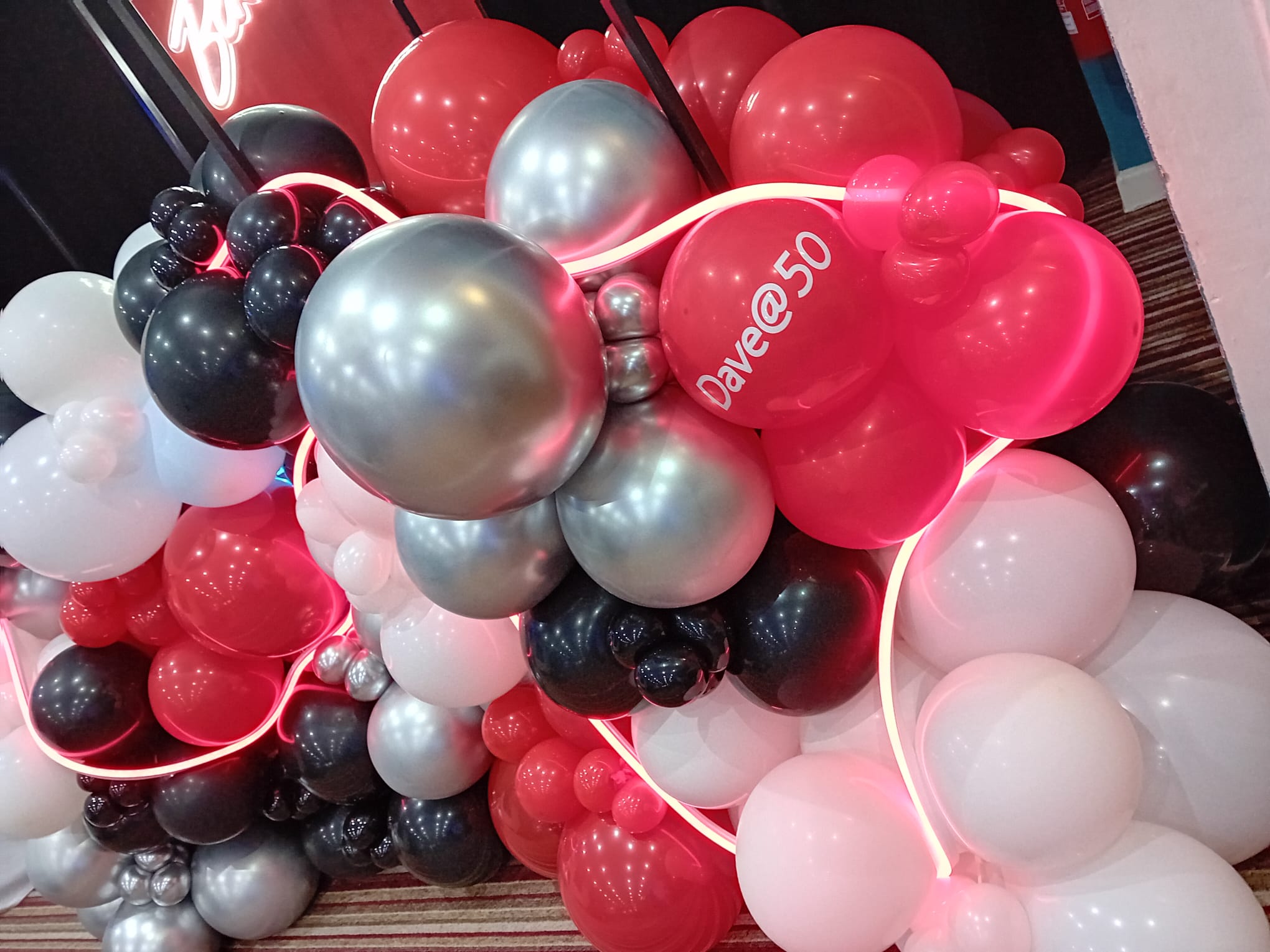 Balloon installation by Balloons by Bee, Andover — photo 56