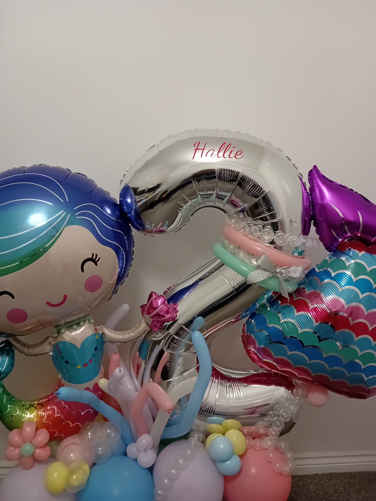 Balloon installation by Balloons by Bee, Andover — photo 59