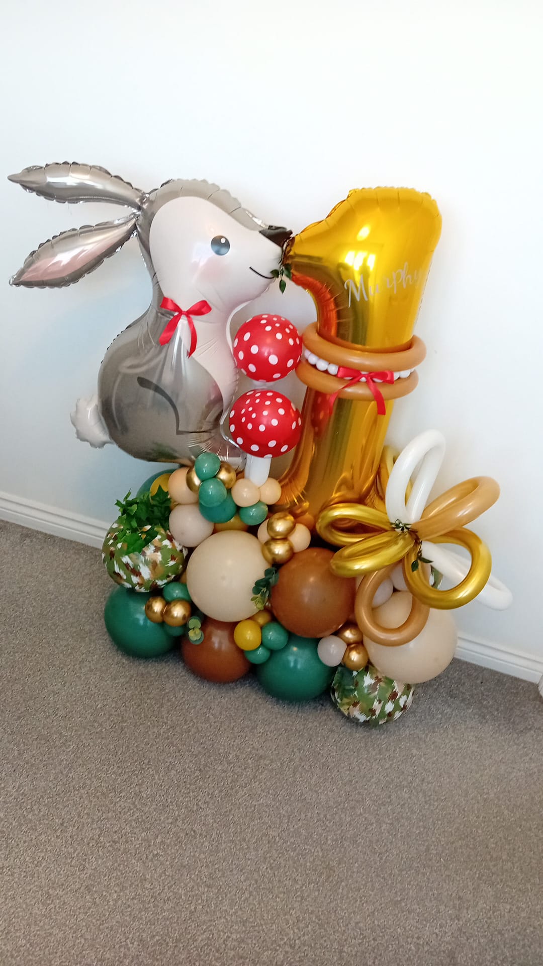 Balloon installation by Balloons by Bee, Andover — photo 30