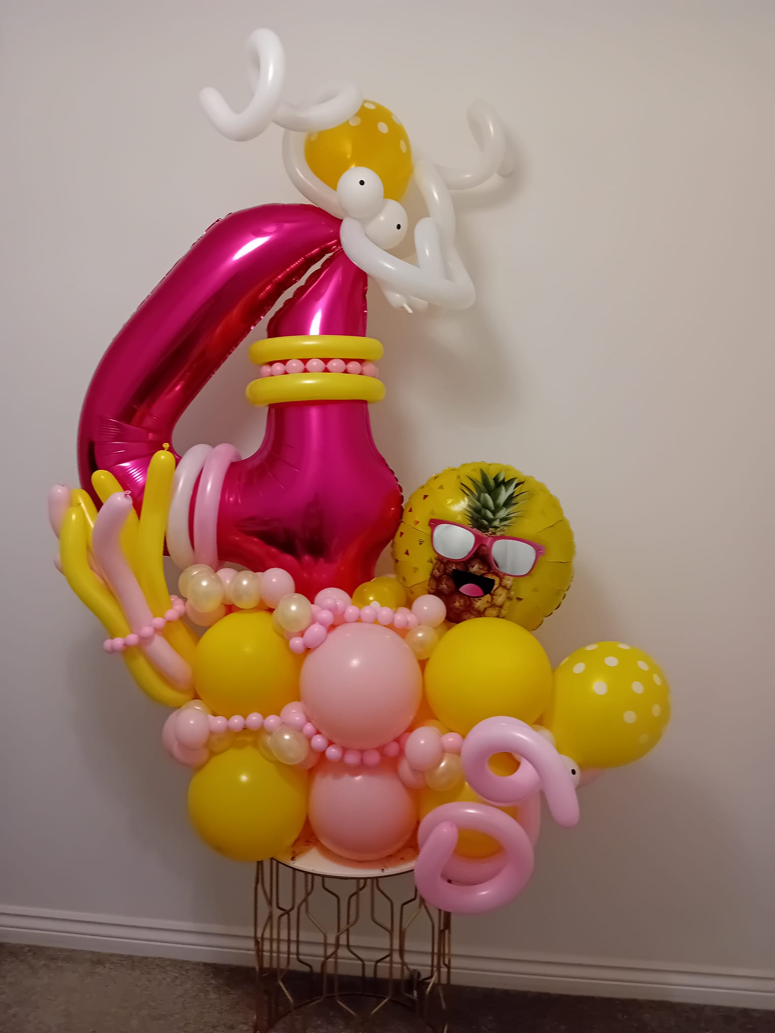 Balloon installation by Balloons by Bee, Andover — photo 17