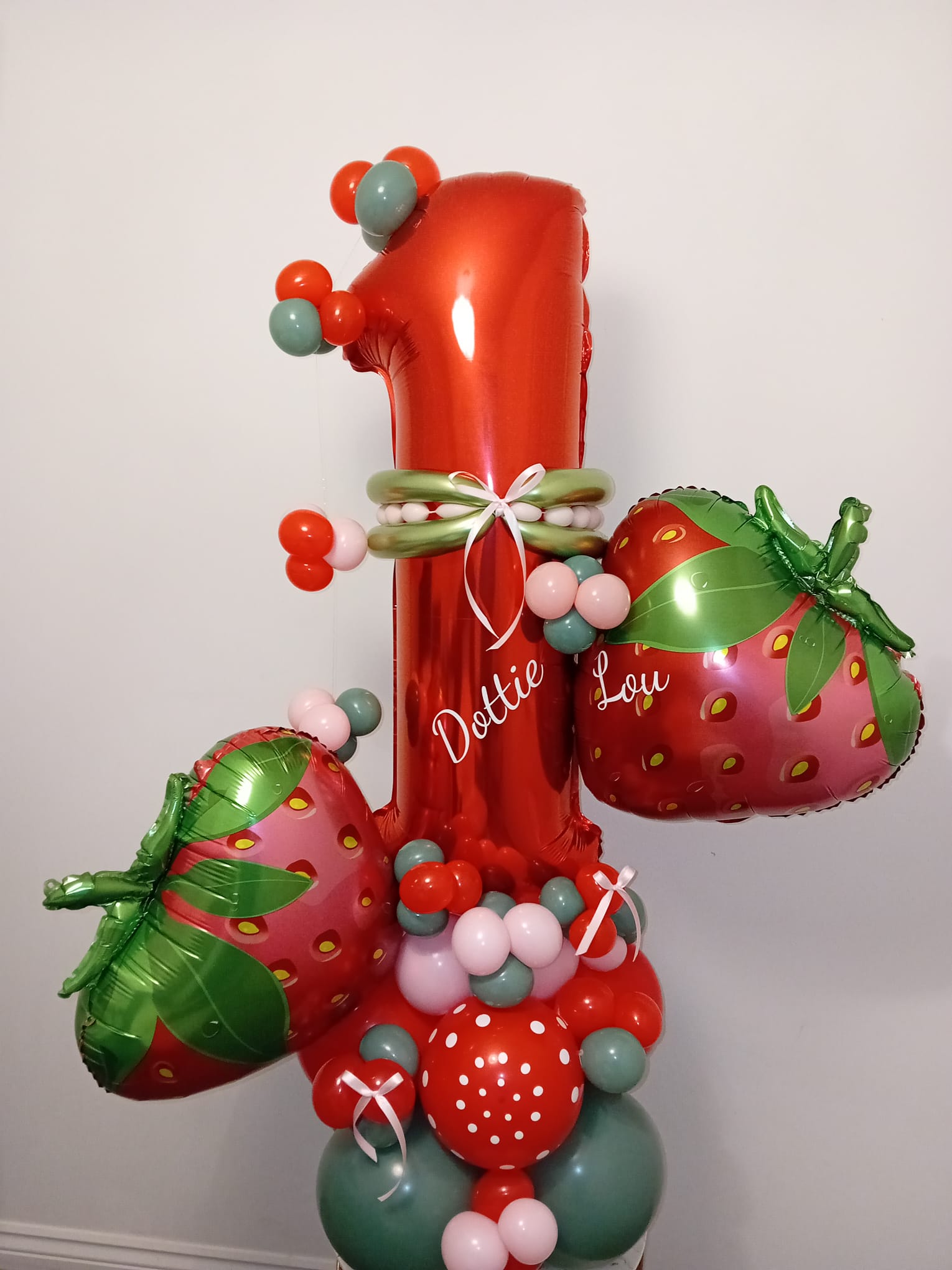 Balloon installation by Balloons by Bee, Andover — photo 81