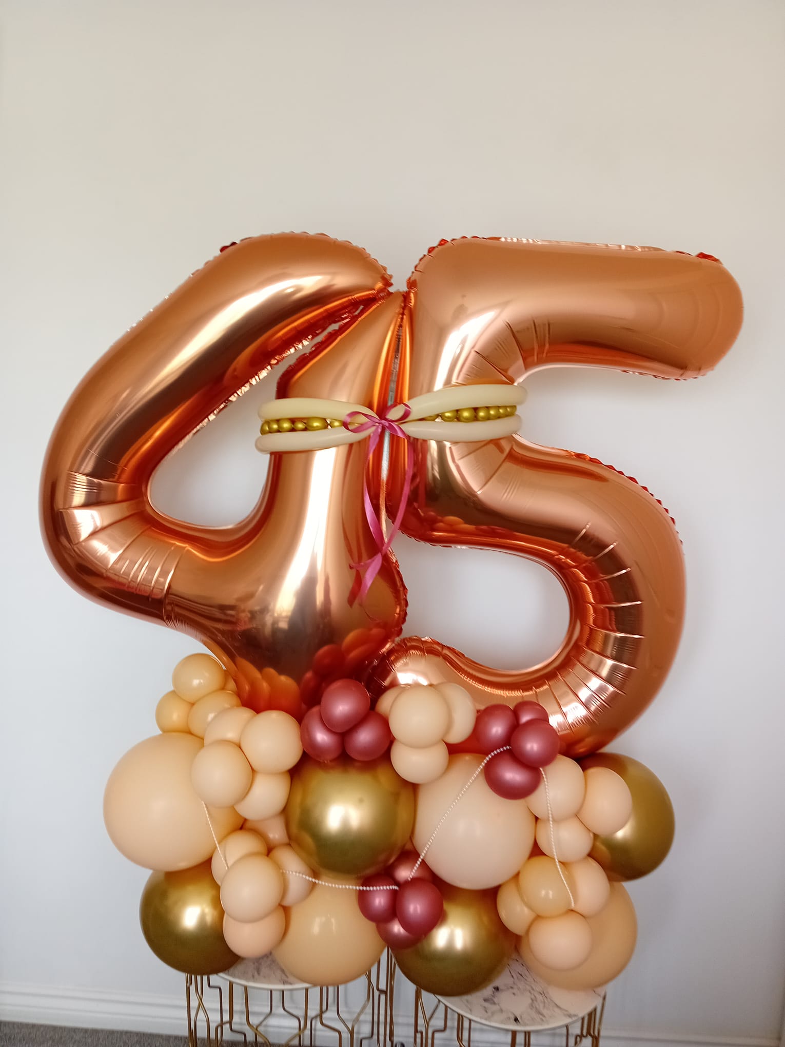 Balloon installation by Balloons by Bee, Andover — photo 83