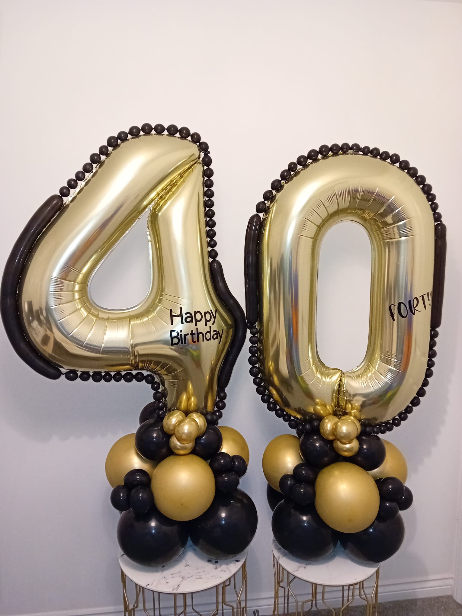 Balloon installation by Balloons by Bee, Andover — photo 95