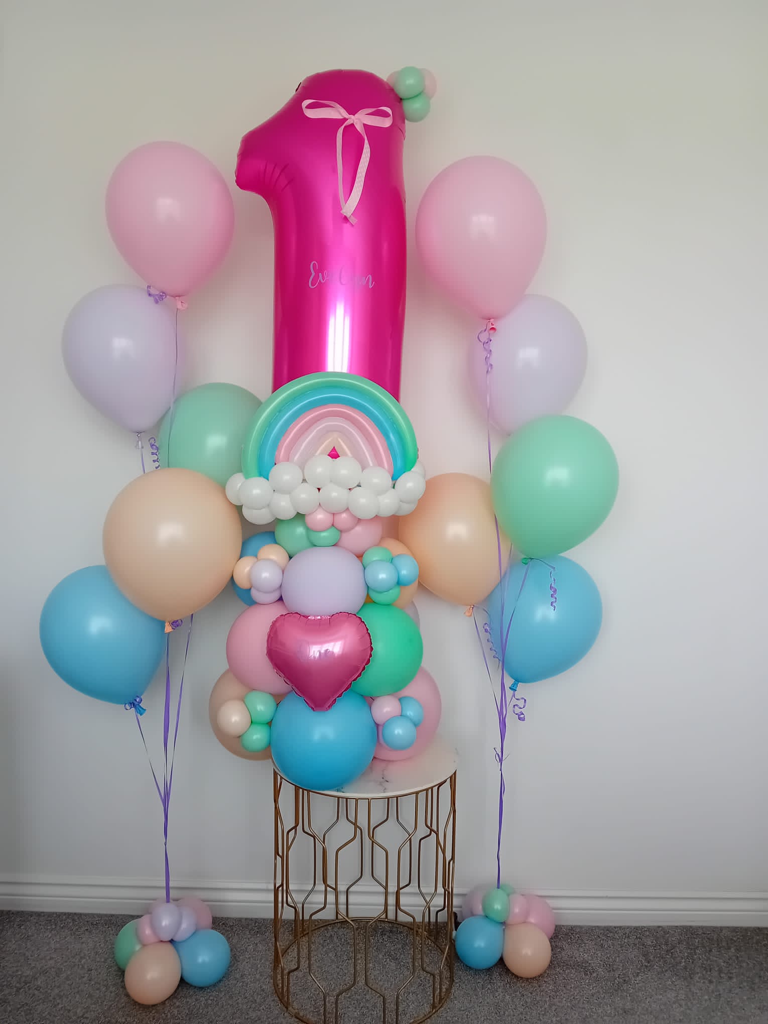 Balloon installation by Balloons by Bee, Andover — photo 104