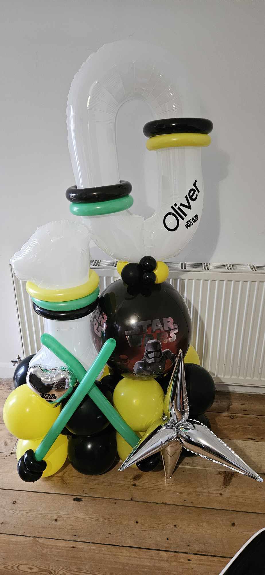 Balloon installation by Balloons by Bee, Andover — photo 160