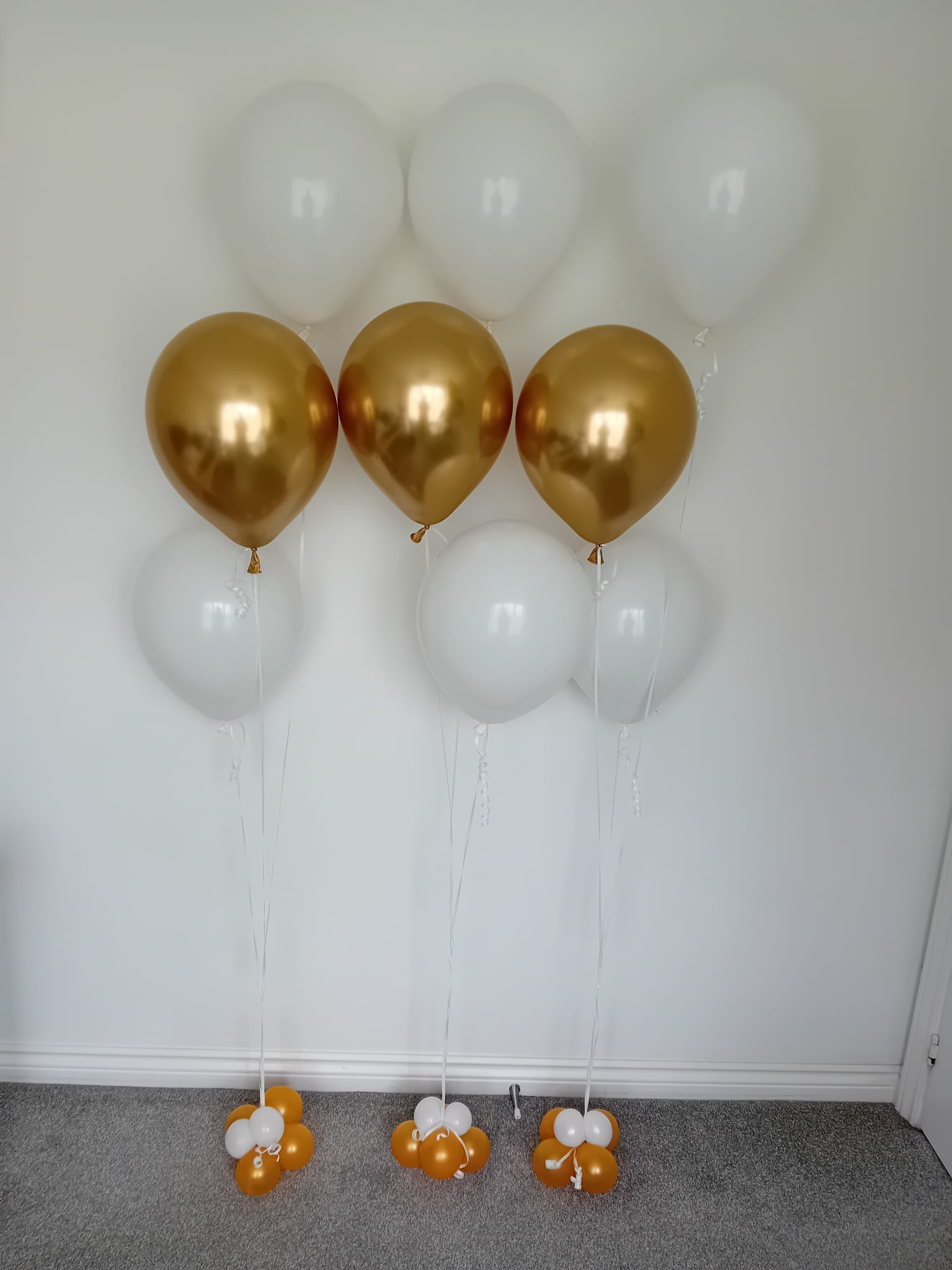 Balloon installation by Balloons by Bee, Andover — photo 159
