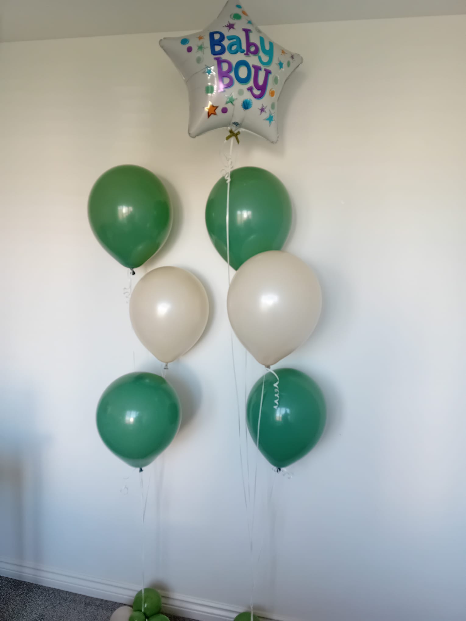 Balloon installation by Balloons by Bee, Andover — photo 144