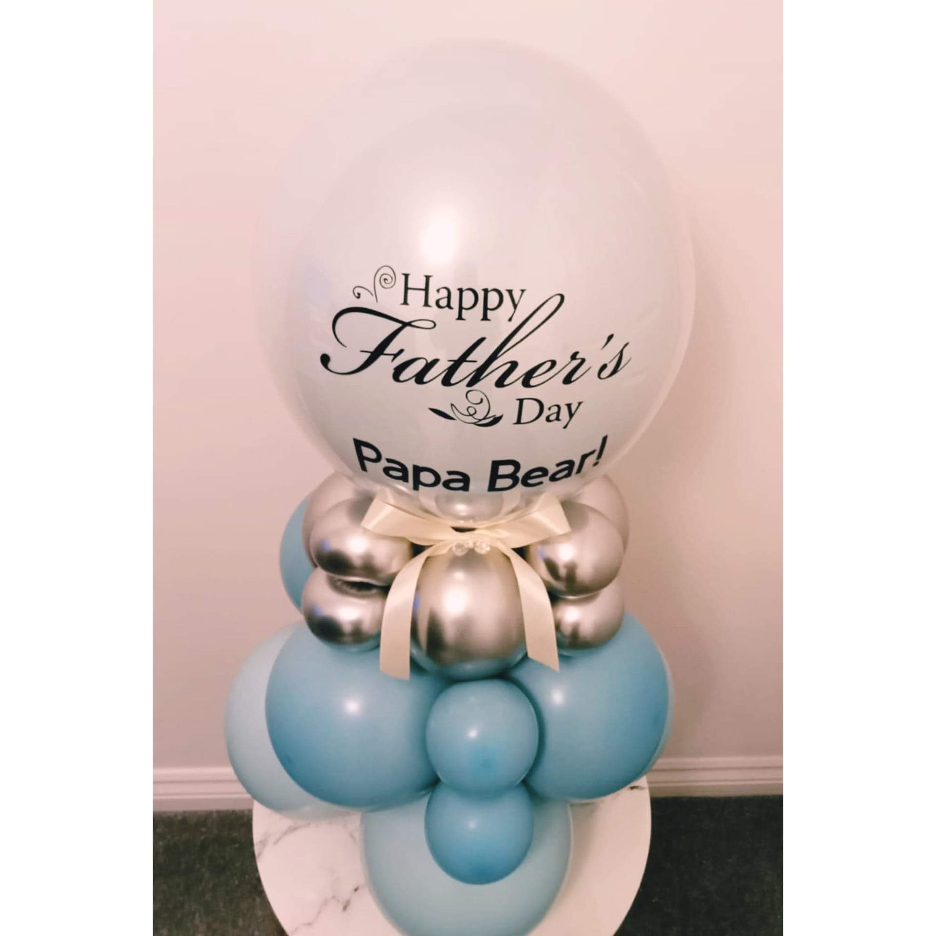Balloon installation by Balloons by Bee, Andover — photo 129