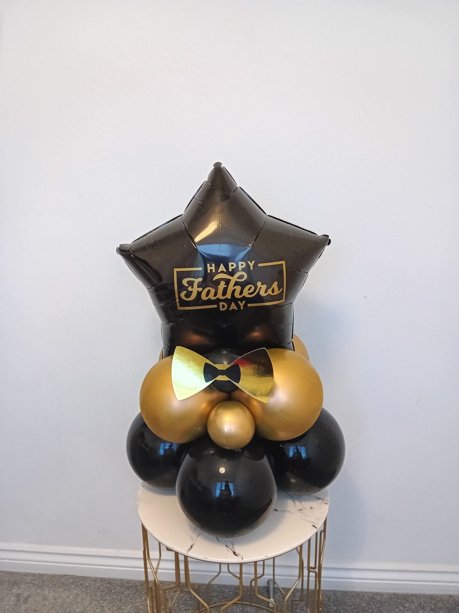 Balloon installation by Balloons by Bee, Andover — photo 126