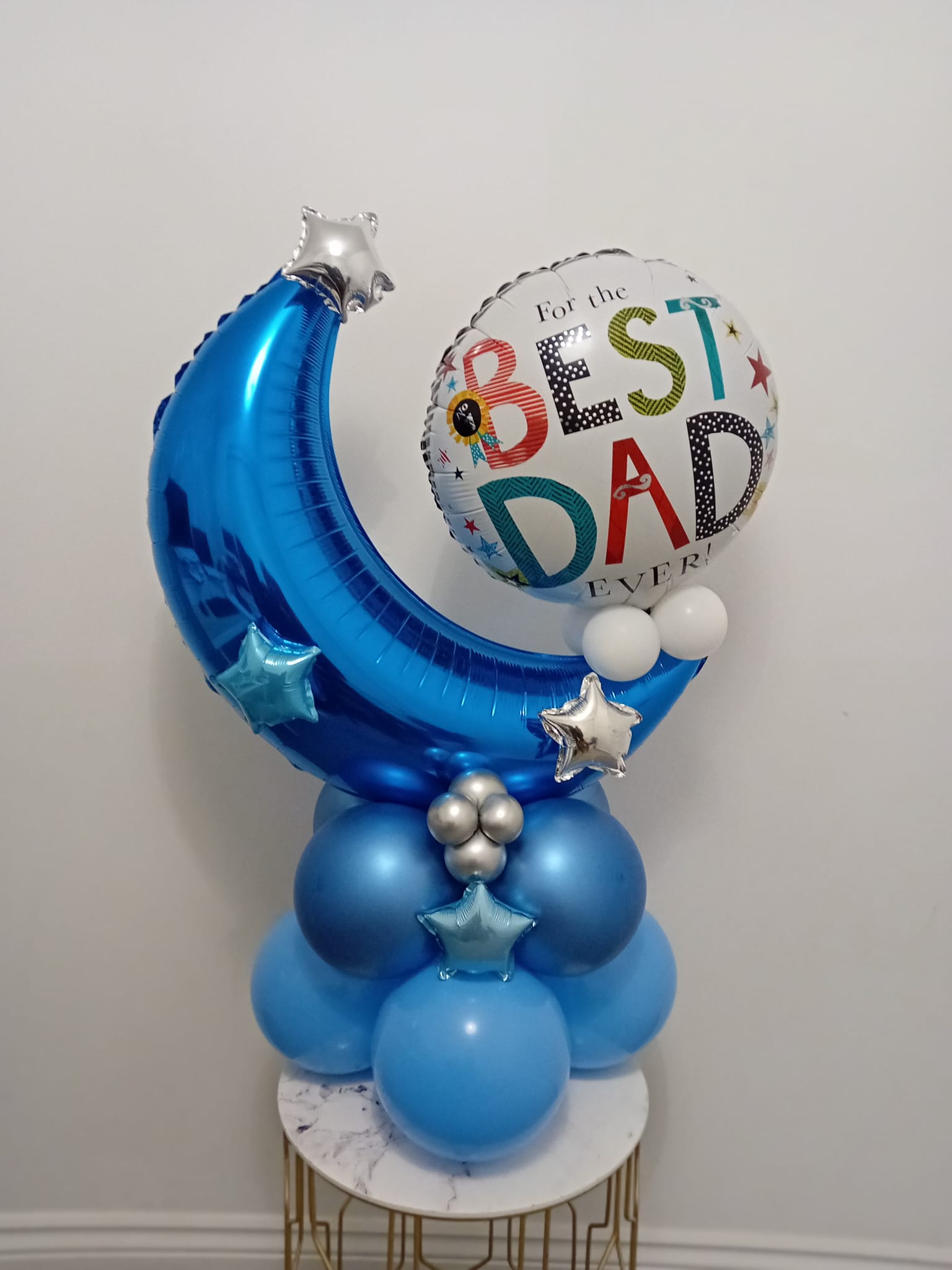 Balloon installation by Balloons by Bee, Andover — photo 127