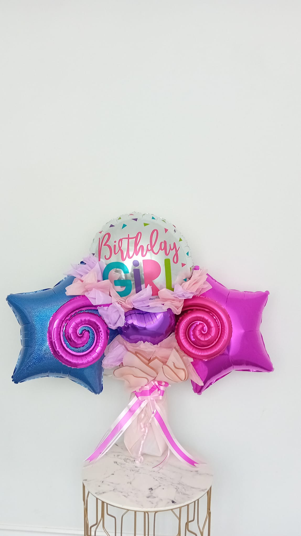 Balloon installation by Balloons by Bee, Andover — photo 120