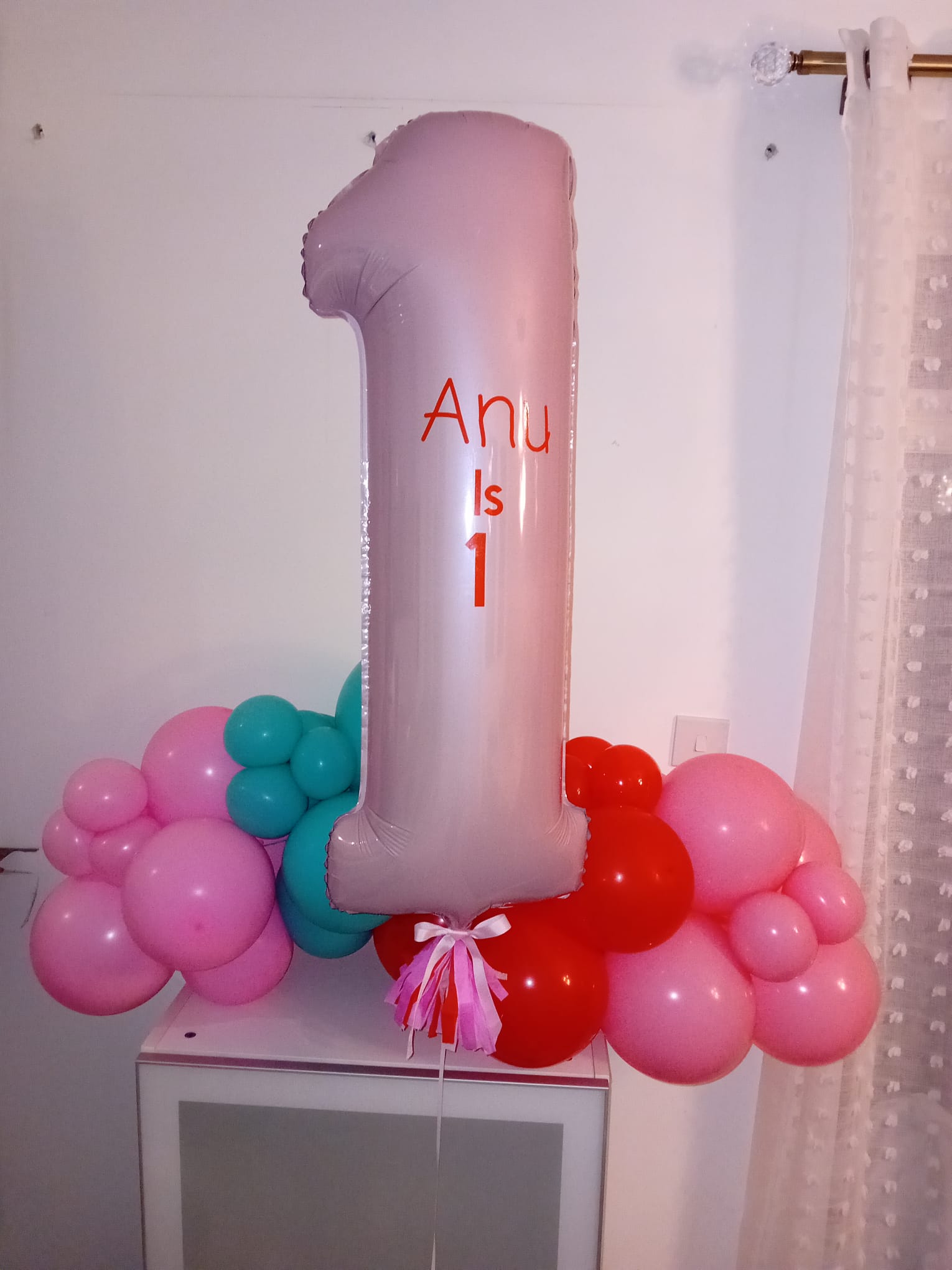 Balloon installation by Balloons by Bee, Andover — photo 119