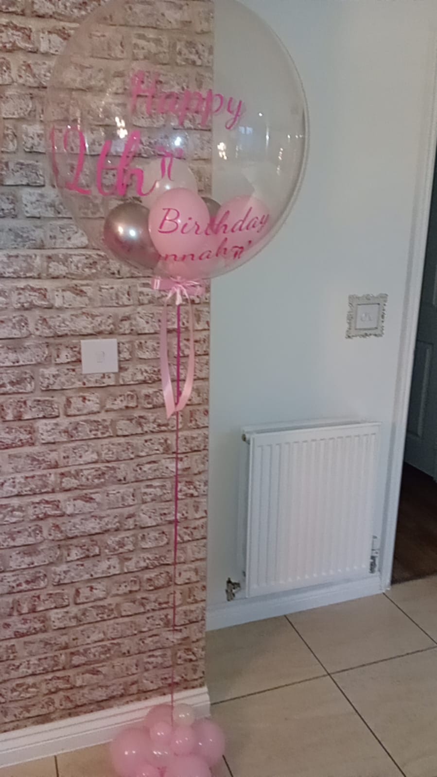 Balloon installation by Balloons by Bee, Andover — photo 154