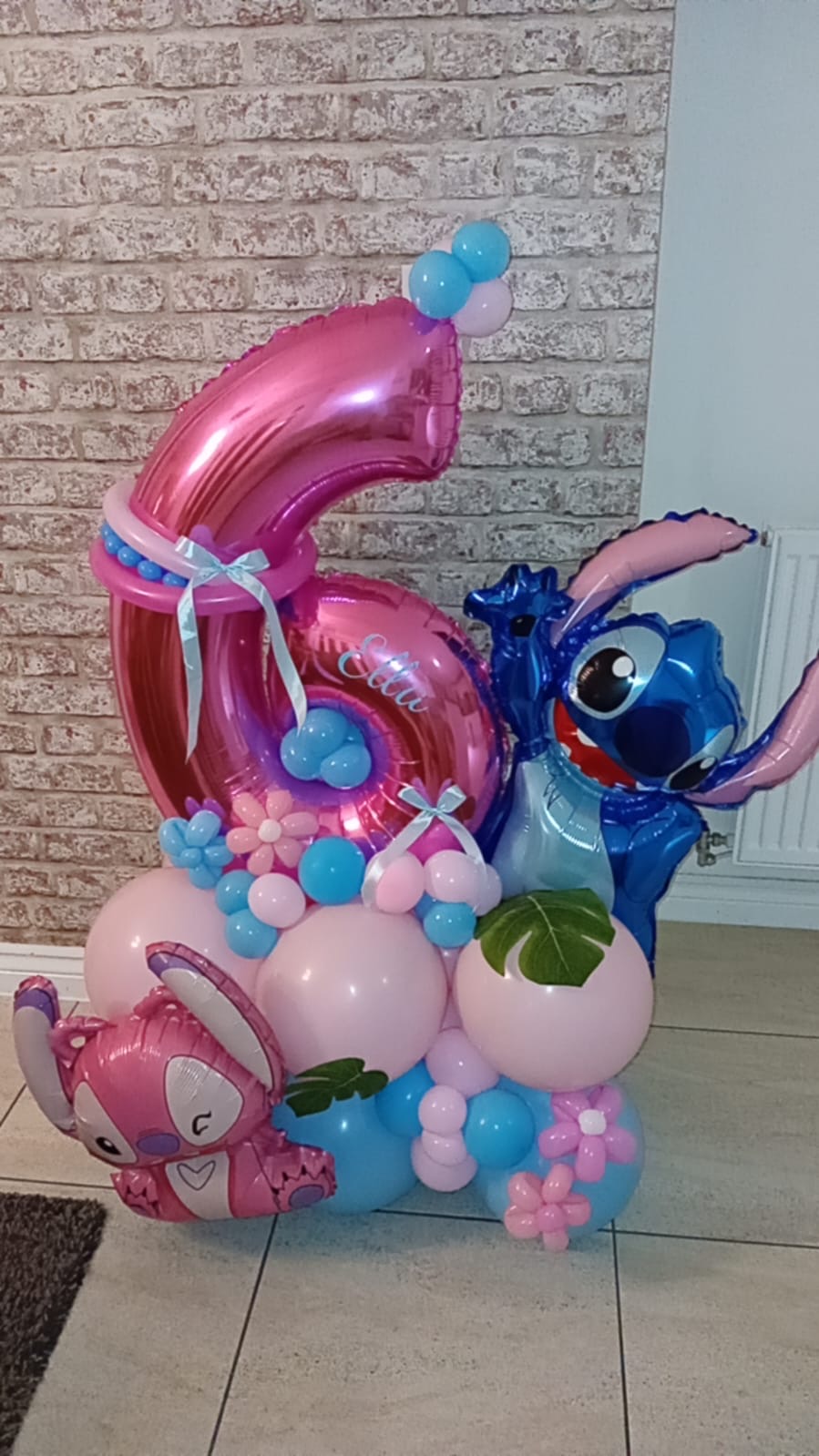 Balloon installation by Balloons by Bee, Andover — photo 156