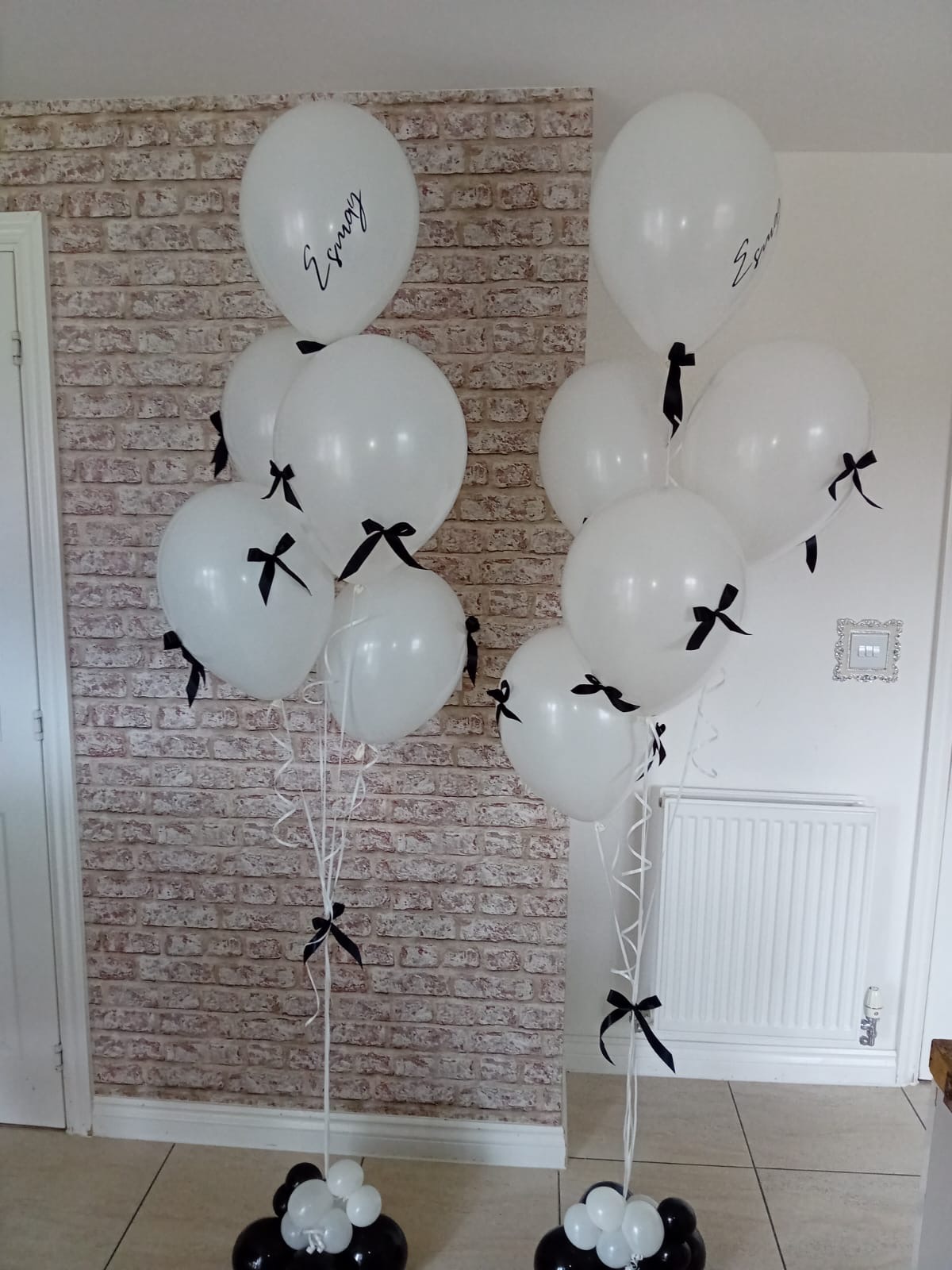 Balloon installation by Balloons by Bee, Andover — photo 150