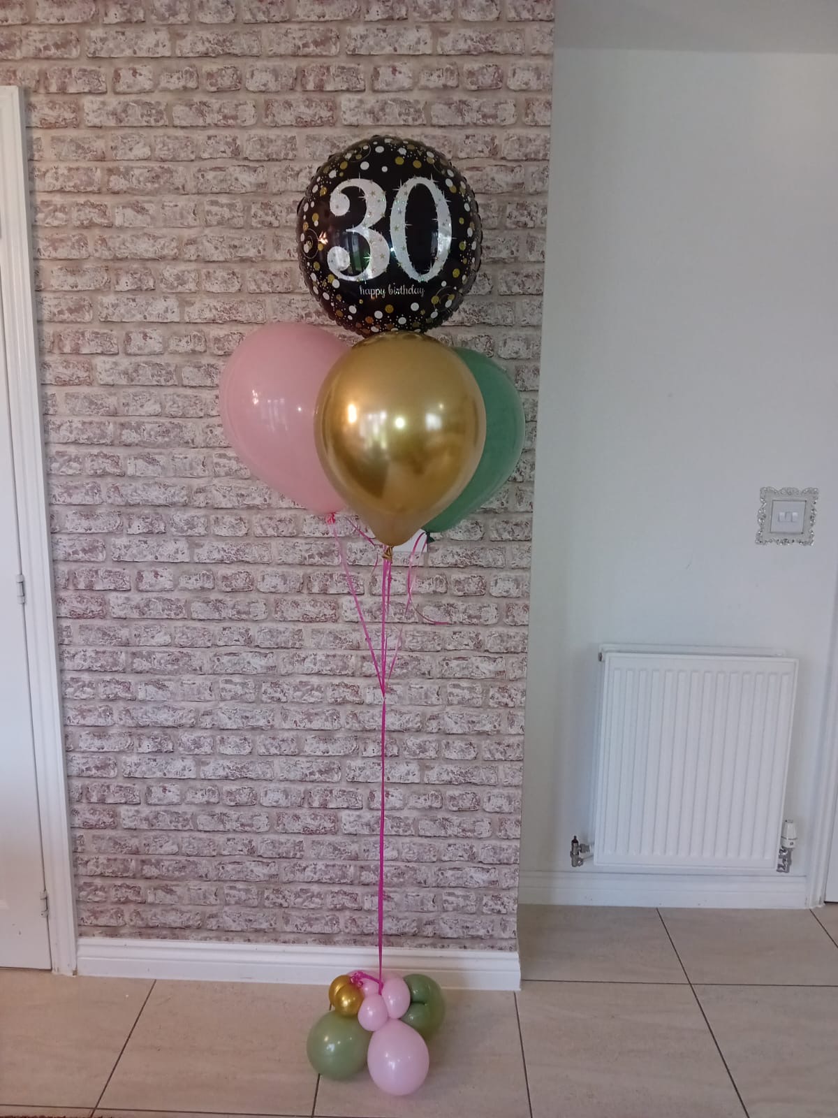 Balloon installation by Balloons by Bee, Andover — photo 155
