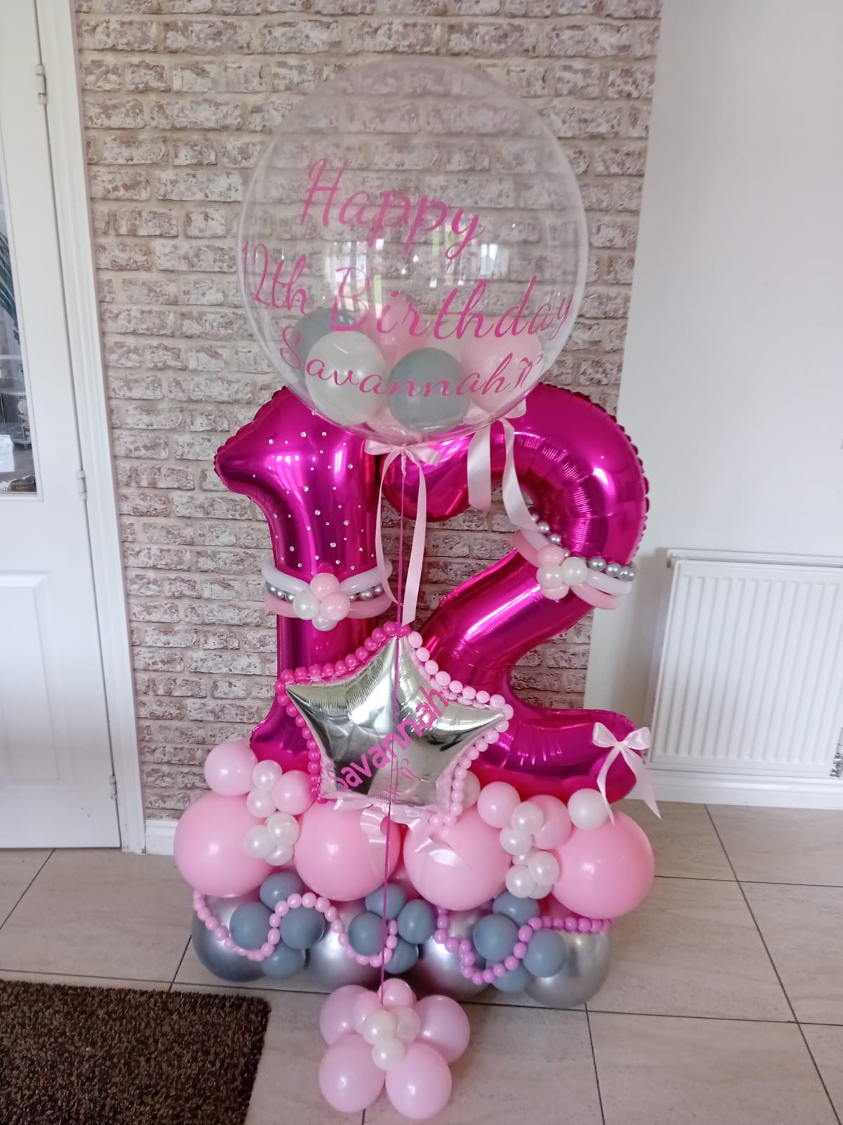 Balloon installation by Balloons by Bee, Andover — photo 151