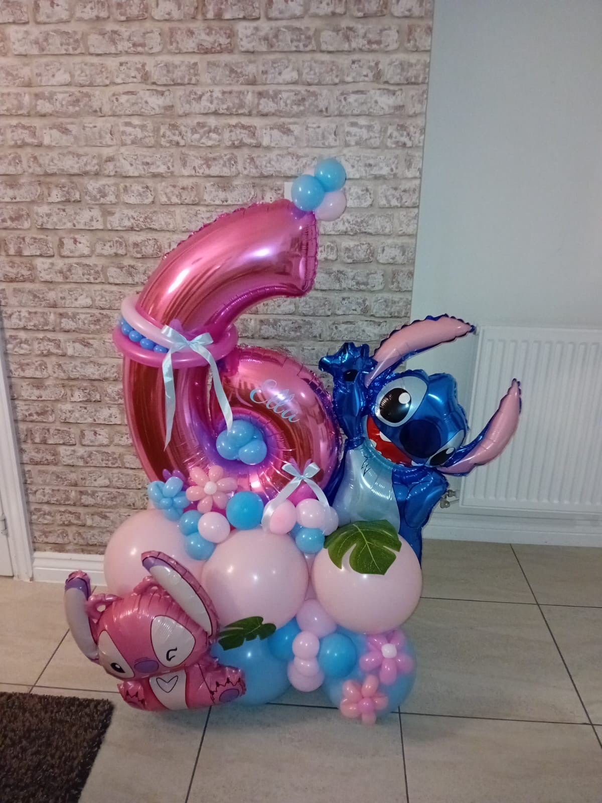 Balloon installation by Balloons by Bee, Andover — photo 149