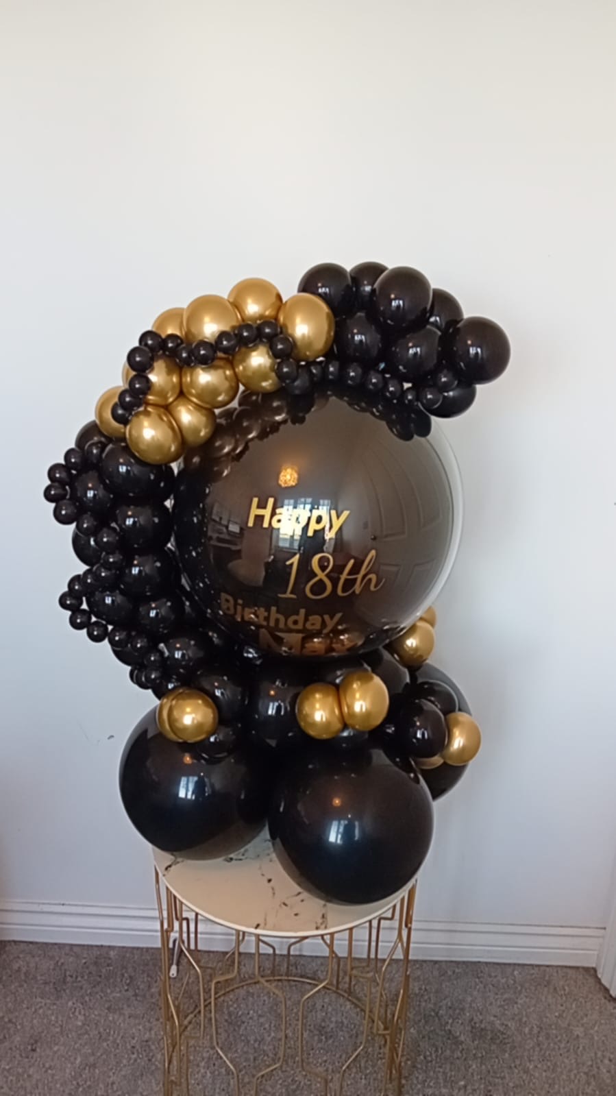 Balloon installation by Balloons by Bee, Andover — photo 157